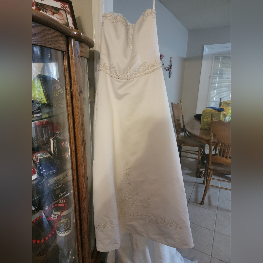 Brand New White Wedding Dress